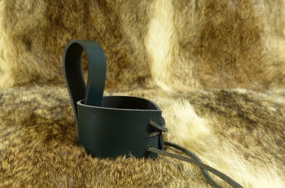 Belt holder for the big drinking horn 